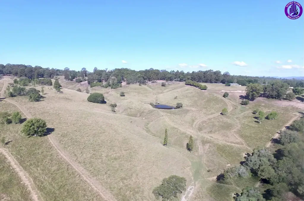 Beaudesert 4房 72英亩广阔土地 完善设施齐全 靠近Beaudesert 便捷通达Brisbane 优质Queenslander家园 户外空间广阔 多功能附属建筑 农业用途完备 水资源充足 灵活应用空间 72 Acres of Rare Queensland Beauty, Usable Land & Lifestyle Freedom Just Minutes from Town