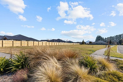 17, 19, 21 Camrose Avenue, Canterbury, 0 chambres, 0 salles de bain, Section