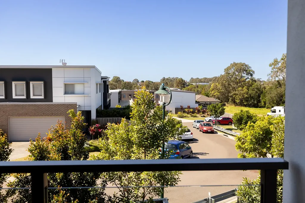 Taigum 4 Bedroom Sophisticated Townhome with Elevated Leafy Views
