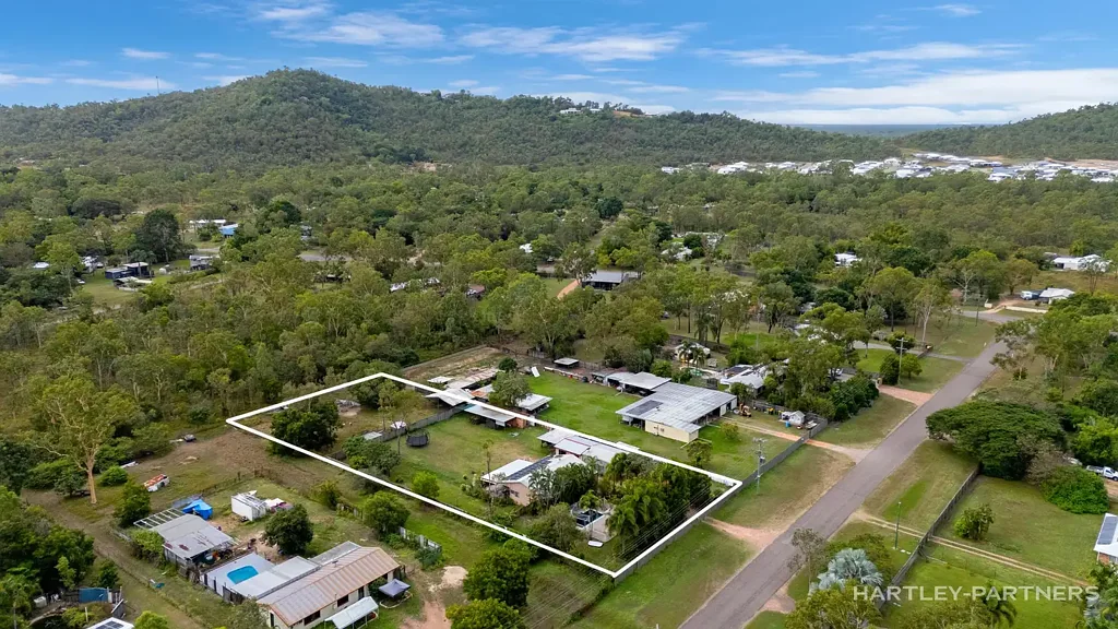 10 Heferen Crescent, Black River, QLD 4818