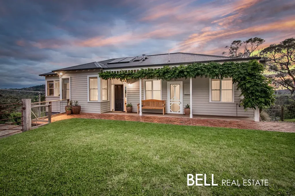 Upper Ferntree Gully 5 Bedroom Modern Farmhouse Magic with a View to Forever