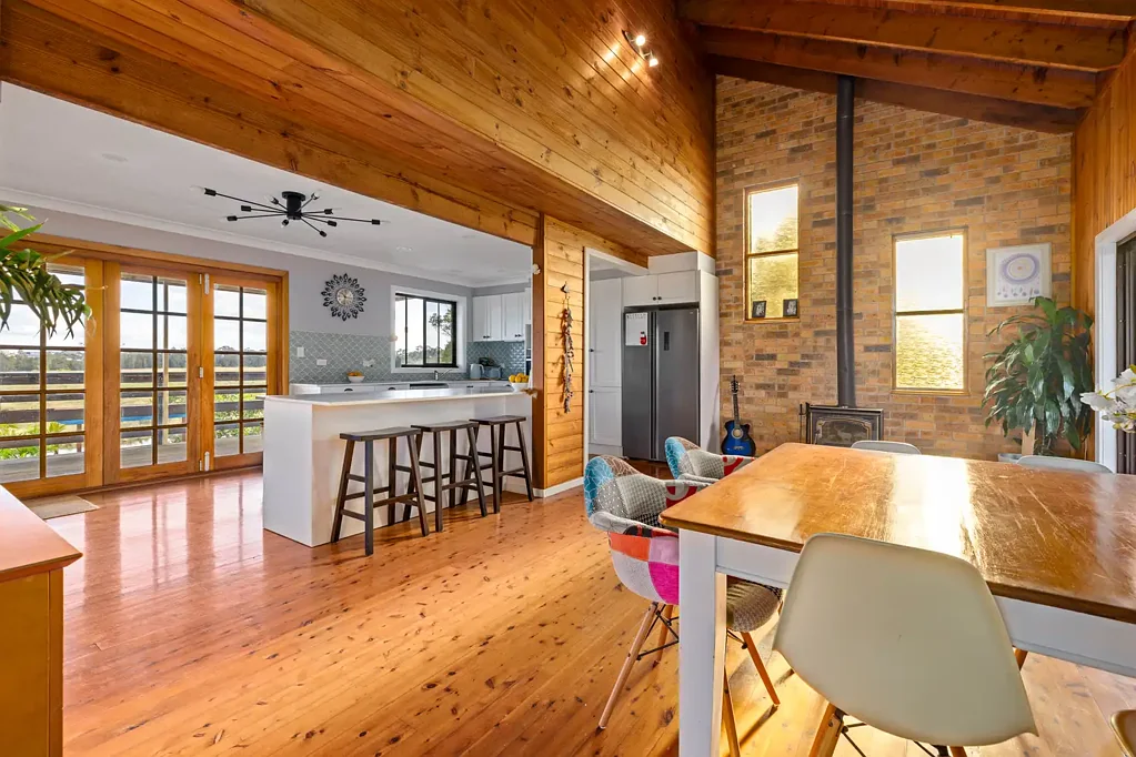 Red Head 4Moenga A Coastal Home with Character