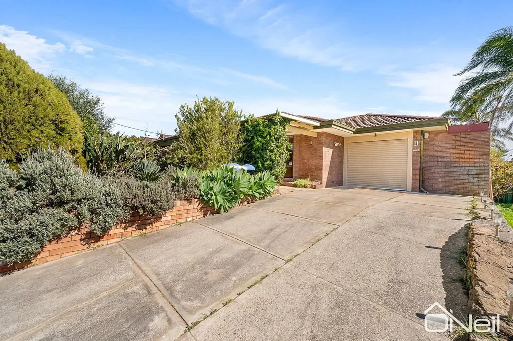 11 Slee Avenue, Kelmscott, WA 6111