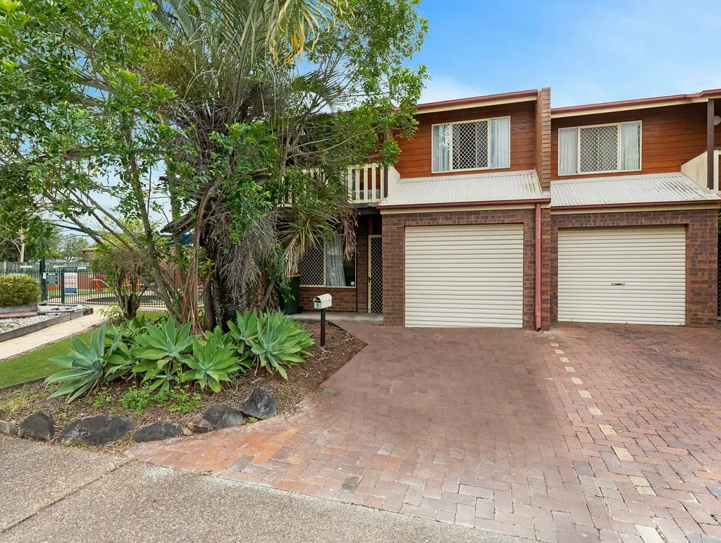 3 Bedroom Unit - Close to Town!