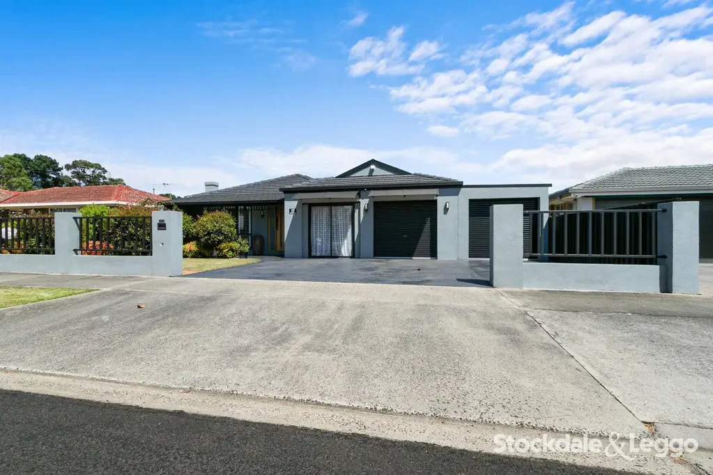 Traralgon 4 Slaapkamer ULTRA FLEXIBLE FLOORPLAN & WORK FROM HOME OPPORTUNITY