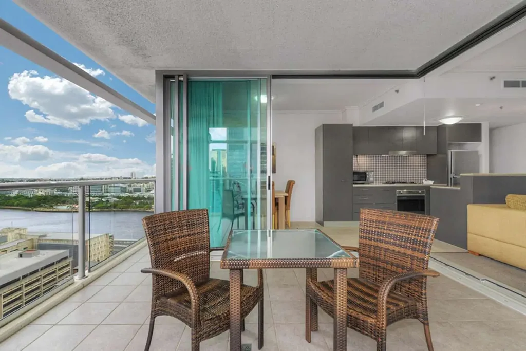 High Floor - 1 Bedroom - River Views- Fully Furnished