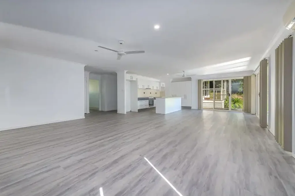 Coomera 3 Bedroom Elevated Elegance in Coomera Waters - Space, Style & Serenity Await