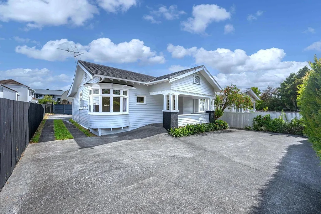 Remuera Charming Villa with Mixed Use Zoning
