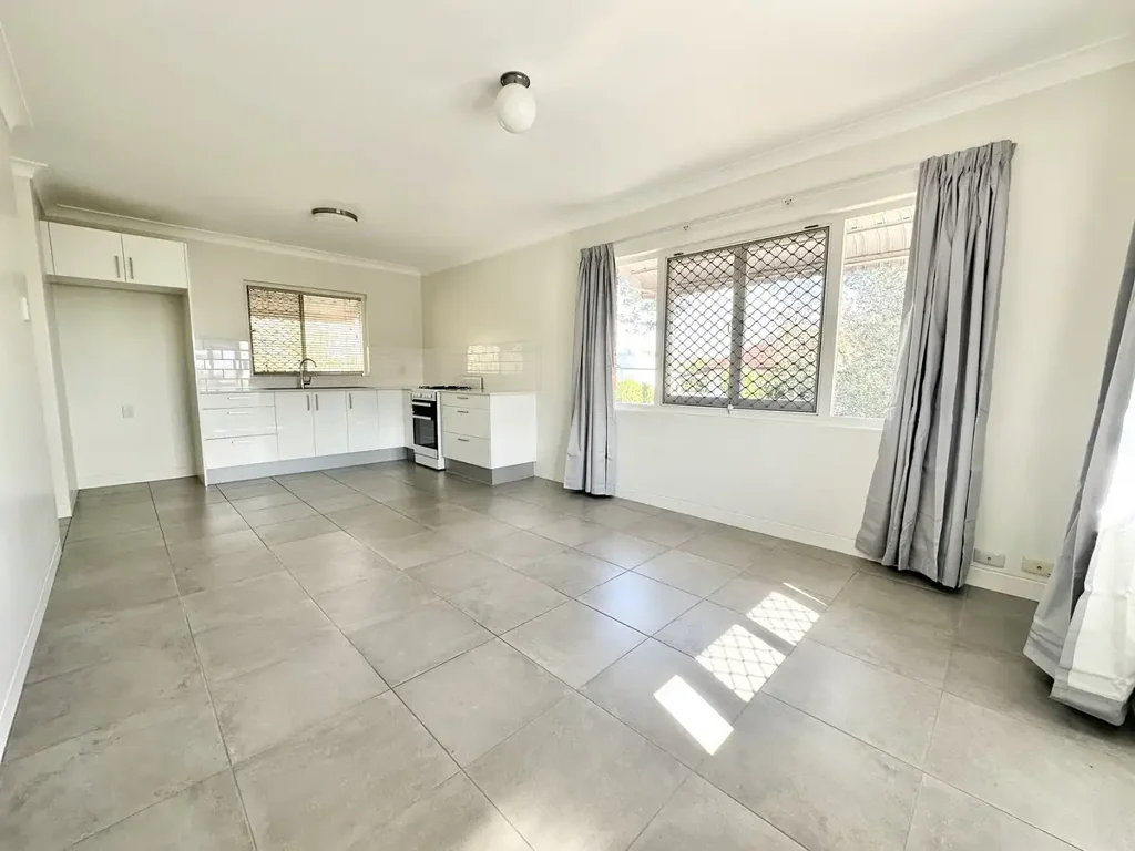Spacious 2 Bedroom Unit in Annerley