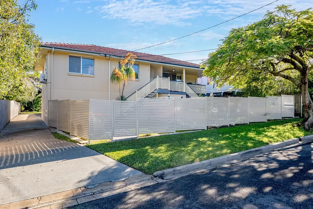 Coorparoo 8部屋 Rare Coorparoo Investment - 4 Units, 1 Title, 809m