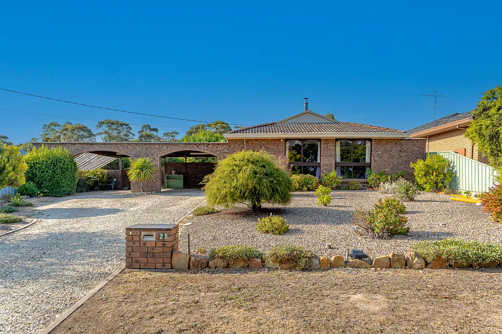 25 Collins Street, Kangaroo Flat, VIC 3555