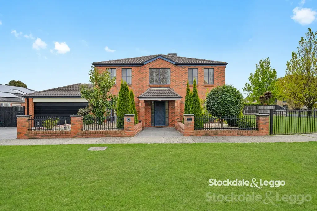 Berwick 5બેડરૂમ Impeccably Renovated Berwick Family Masterpiece!