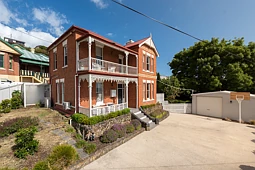 13 Charles Street, Burnie