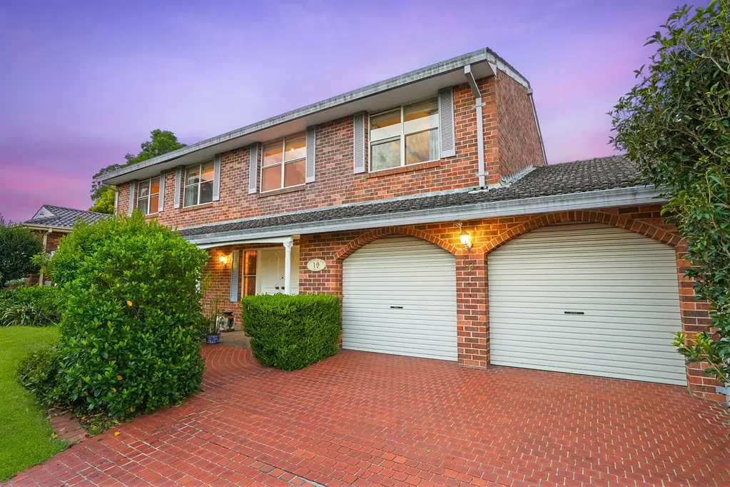19 Amphitheatre Circuit, Baulkham Hills, NSW 2153