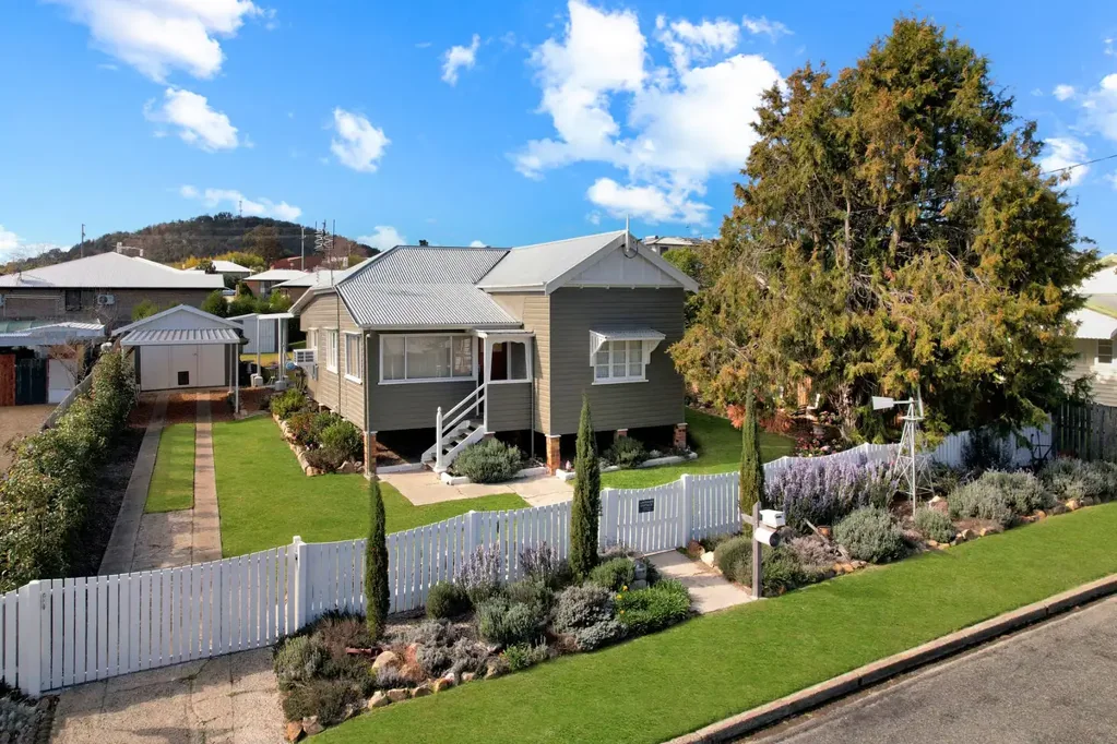 Stanthorpe 2غرفة نوم Storybook Country Cottage