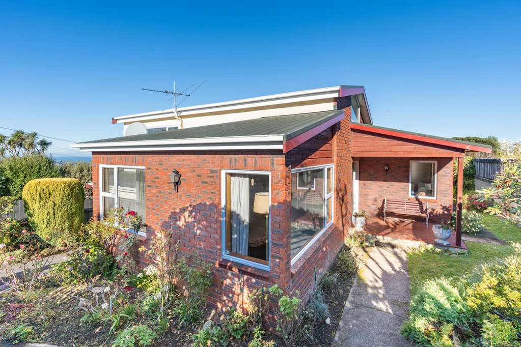 Belleknowes 3 Bedroom Stunning Views - Townhouse Style Living