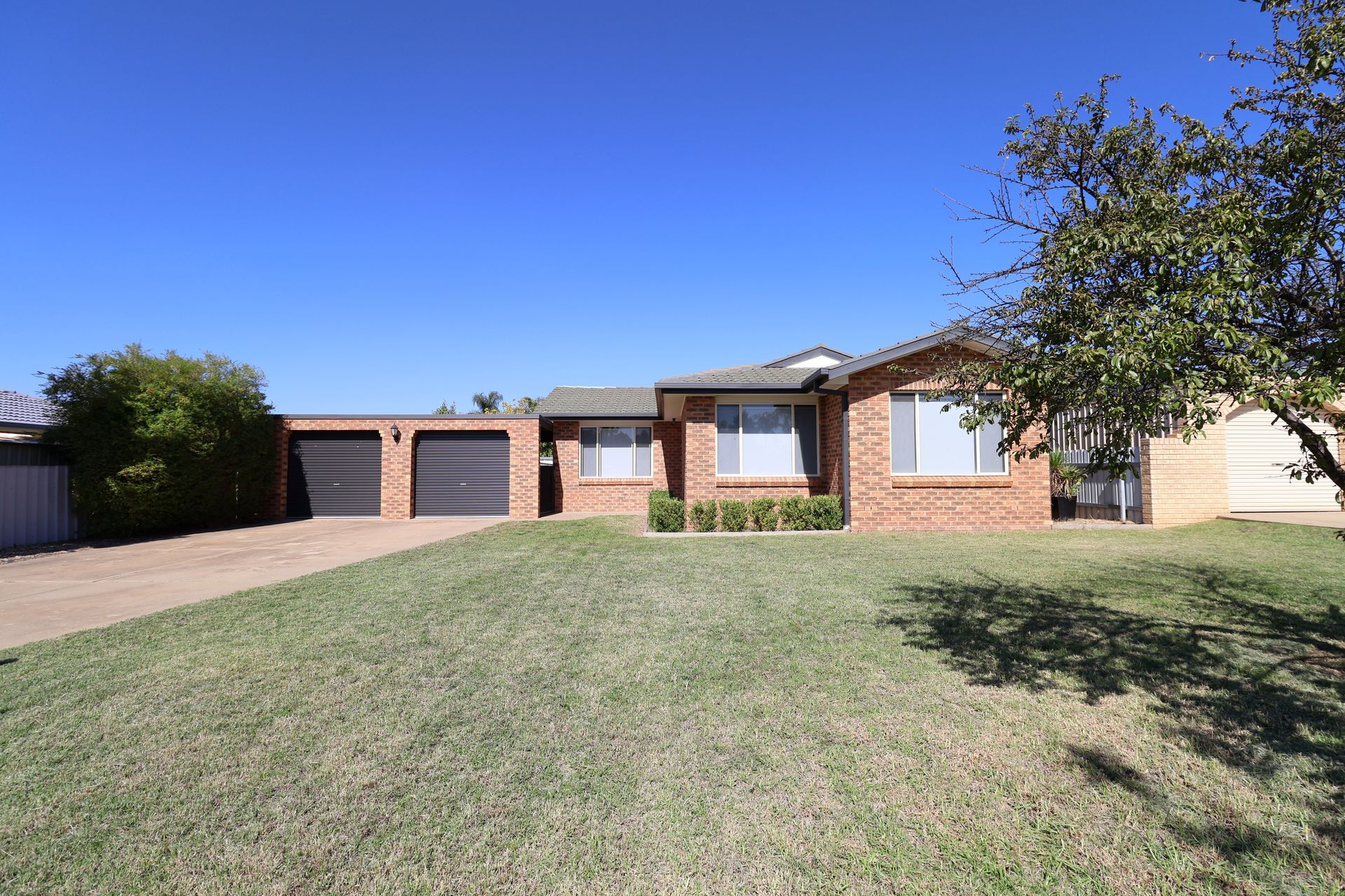 12 BAMAROOK CR, GLENFIELD PARK NSW 2650, 0 habitaciones, 0 baños, House