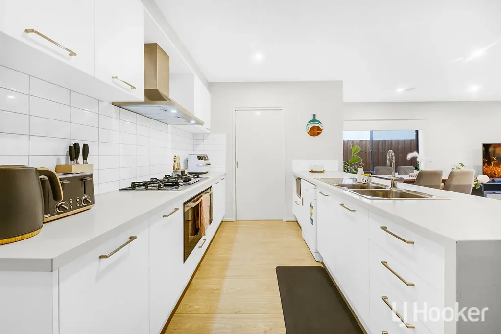 Bonnie Brook 4 Bedroom Nest or Invest!!