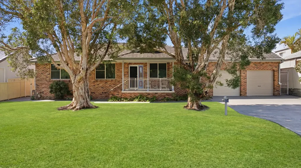 52 Lakin Street, Bateau Bay, NSW 2261