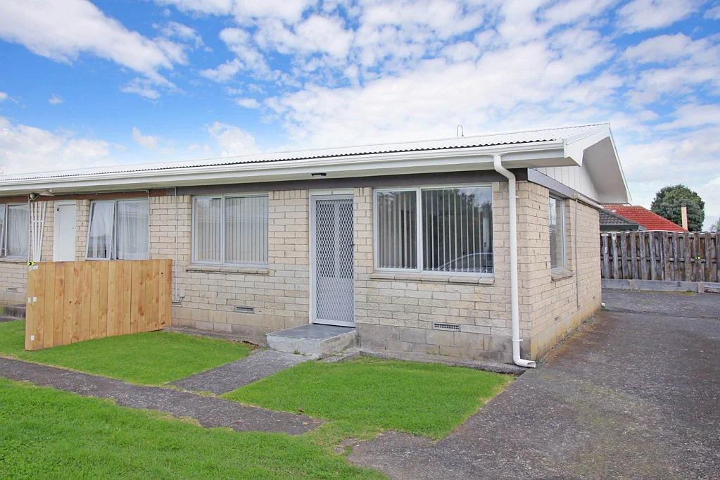 Manurewa 1 Bedroom Renovated Corner Gem – No Body Corp Fees!