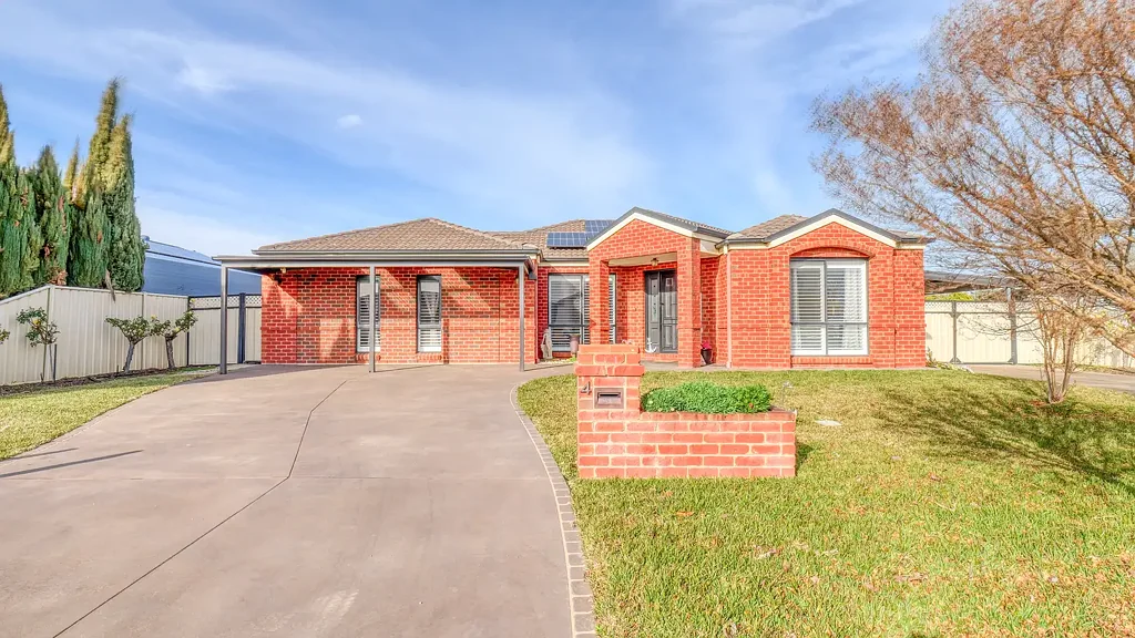 Mooroopna 4 Slaapkamer Spacious modernised living with energy efficiency & shed.