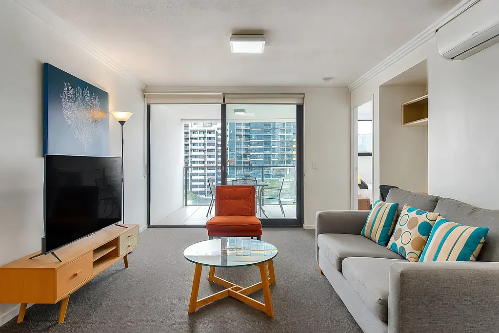 South Brisbane 2 Slaapkamer SAFE FIRST HOME OR INVESTMENT!