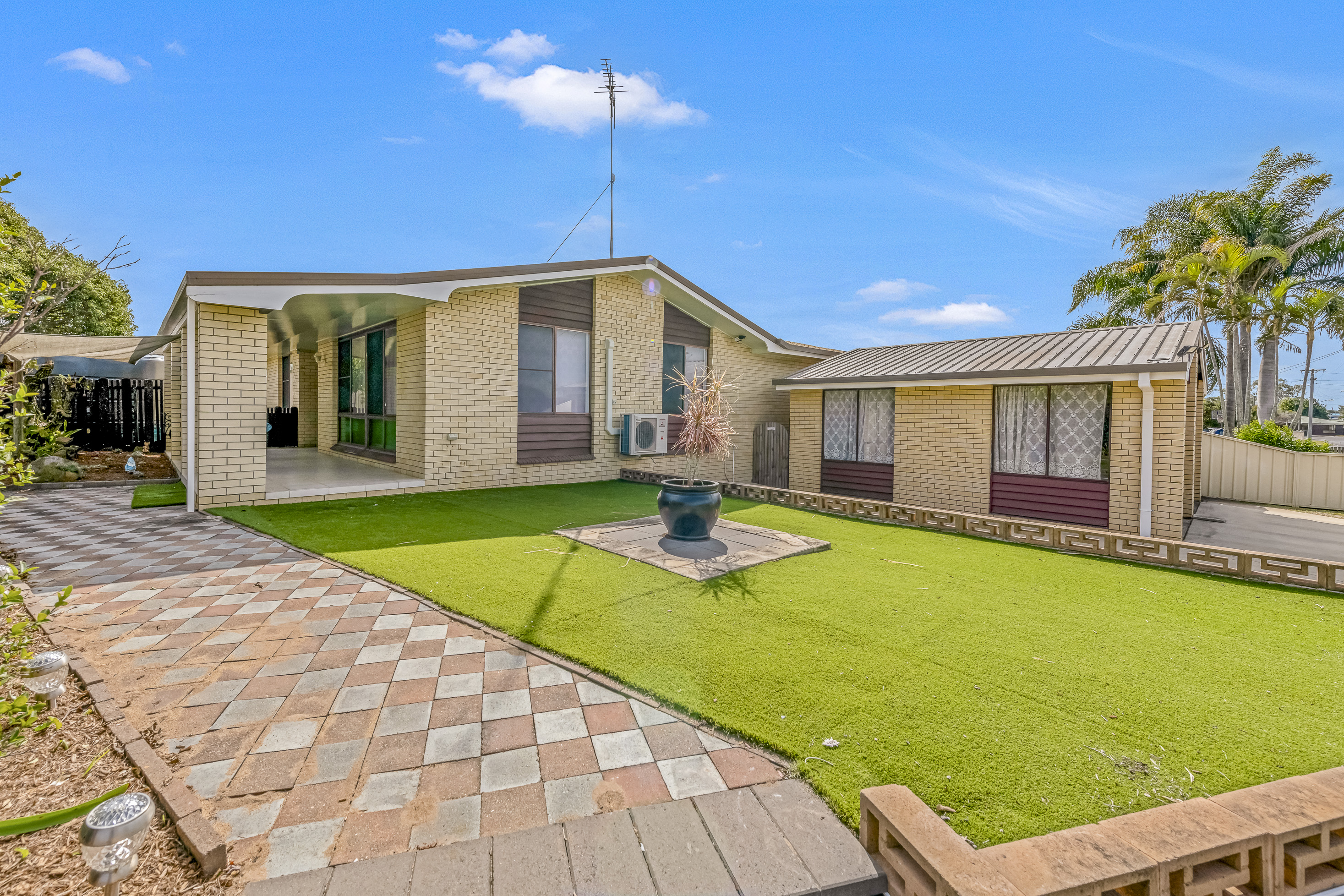 17 ELWORTHY ST, BARGARA QLD 4670, 0部屋, 0バスルーム, House