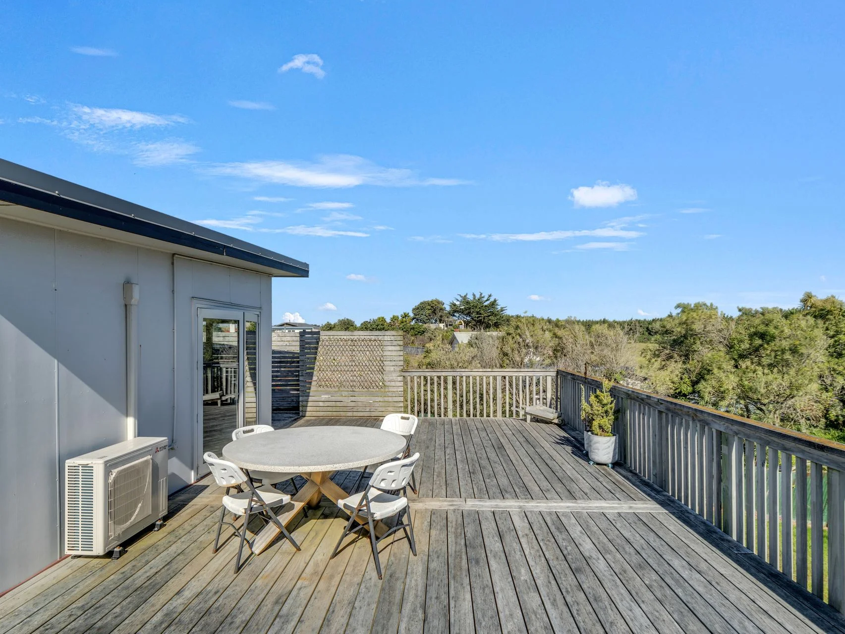 Koitiata 3 Slaapkamer Beach, deck and views