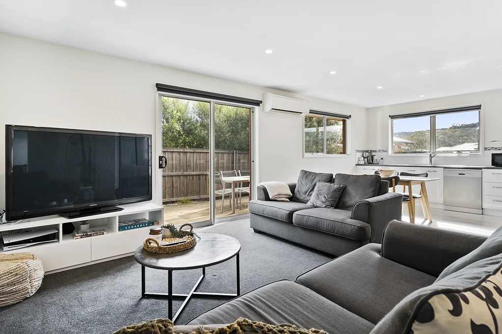 2/9 Emerald Drive, Rokeby, TAS 7019