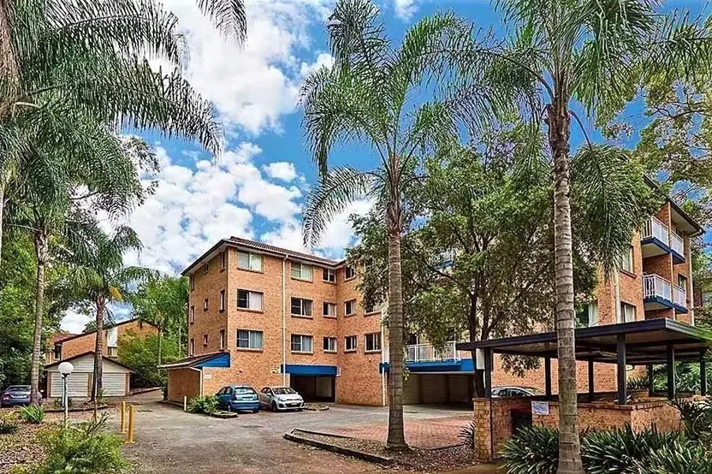 MODERN COMFORT, PRIME LOCATION!