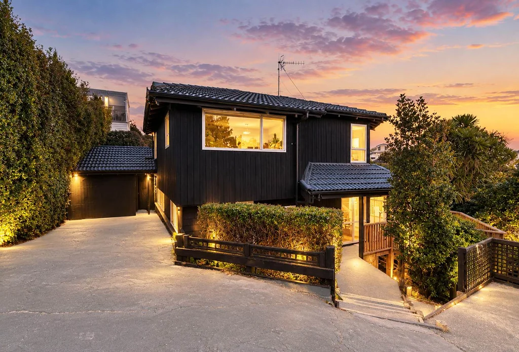Remuera 3 Slaapkamer Sunlit Modern Sanctuary in Premier DGZ