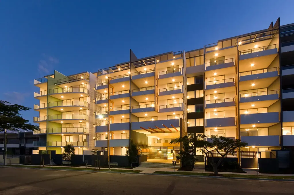**Fully Furnished Apartment** 1 BEDROOM 1 BATHROOM 1 CAR SPACE - CLOSE TO EVERYTHING WEST END HAS TO OFFER!