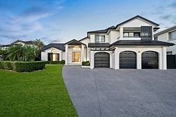 15 Lanceley Place, Abbotsbury