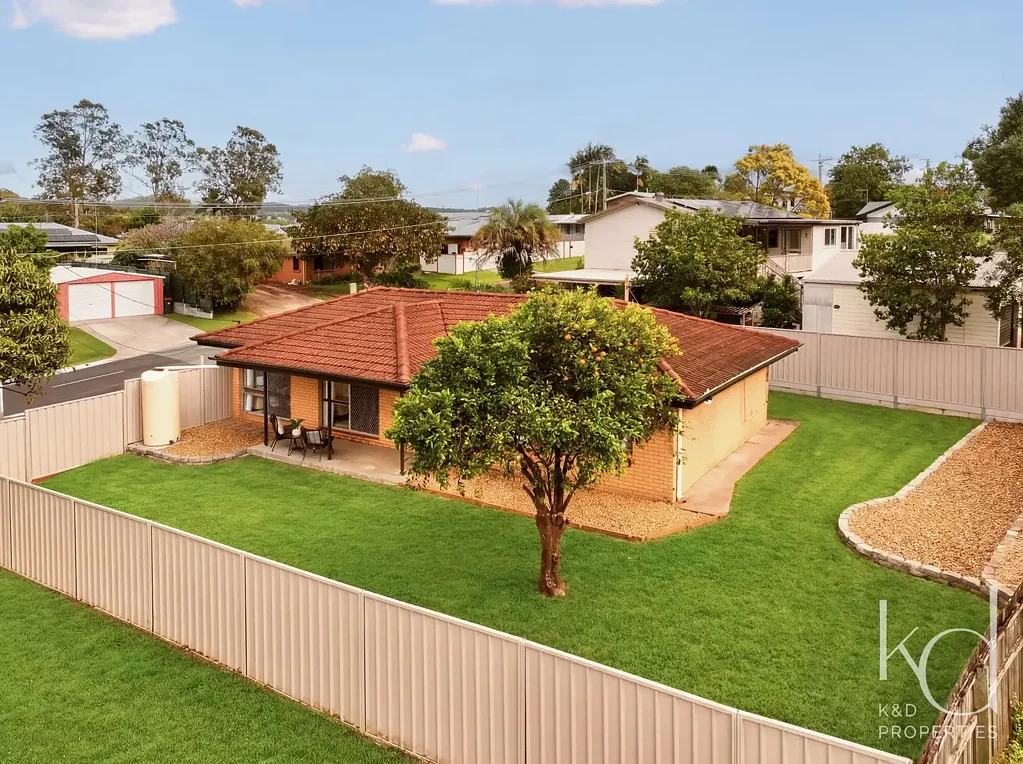 Eagleby 4Habitaciones A Smart Start or a Low-Maintenance Investment