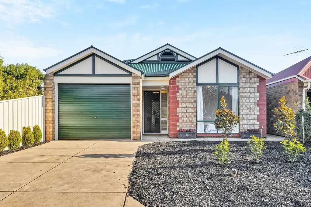 Greenwith 3 Bedroom A Welcoming Home in a Quiet Cul-De-Sac Setting