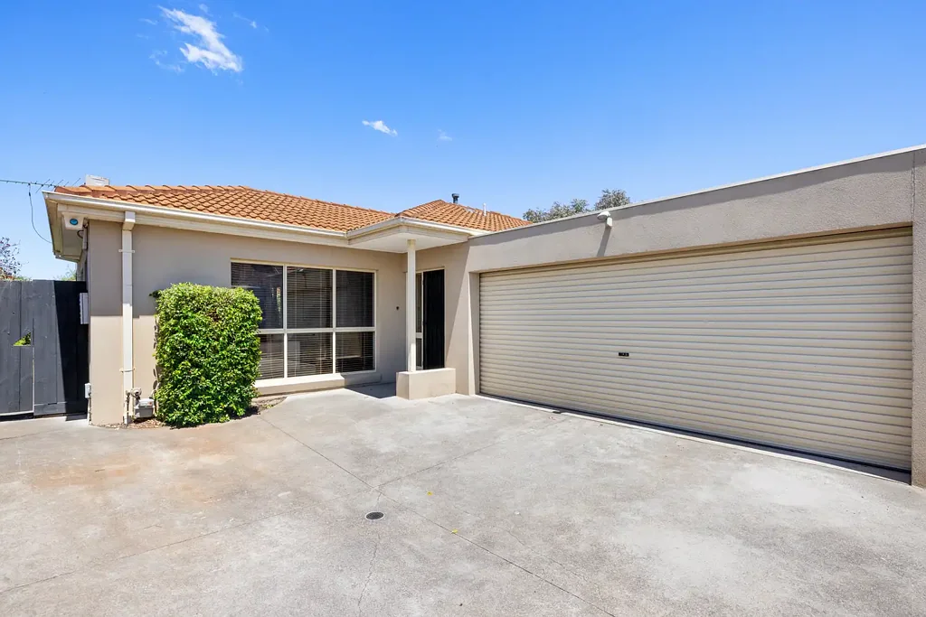 2/198 Civic Parade, Altona, VIC 3018
