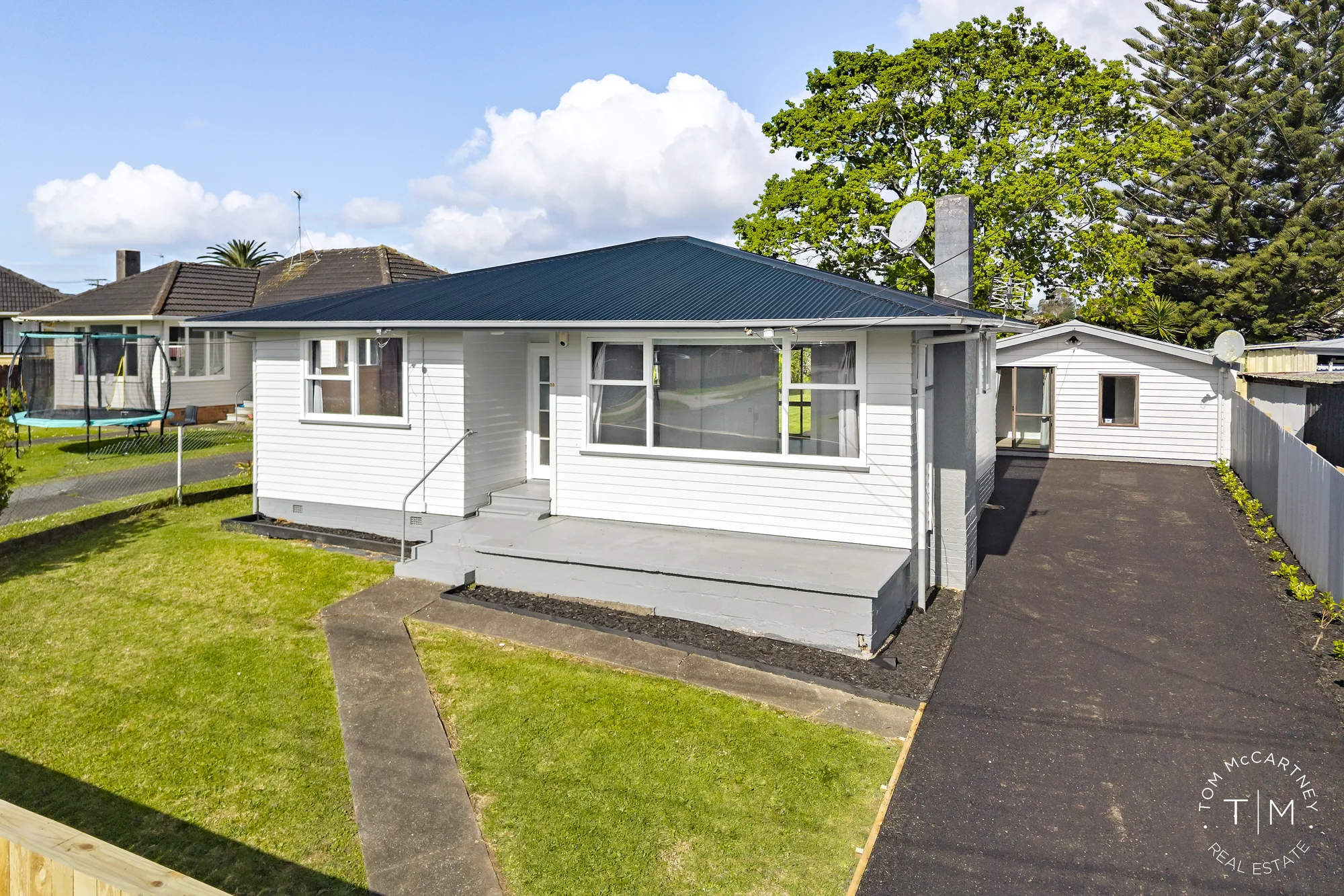 Otara 5ਬੈੱਡਰੂਮ RENOVATED HOME + TWO-BEDROOM SLEEPOUT!