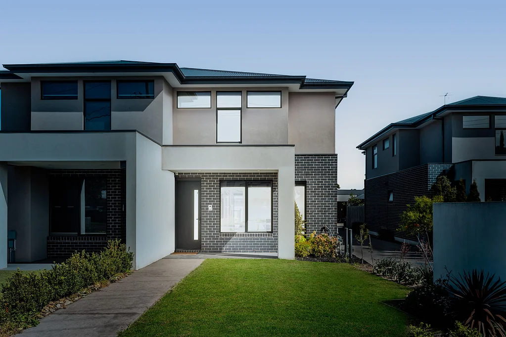 2/15 Conifer Avenue, Brooklyn, VIC 3012