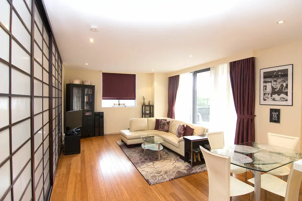 Fully Furnished Signature AERO Style Top Floor Apartment