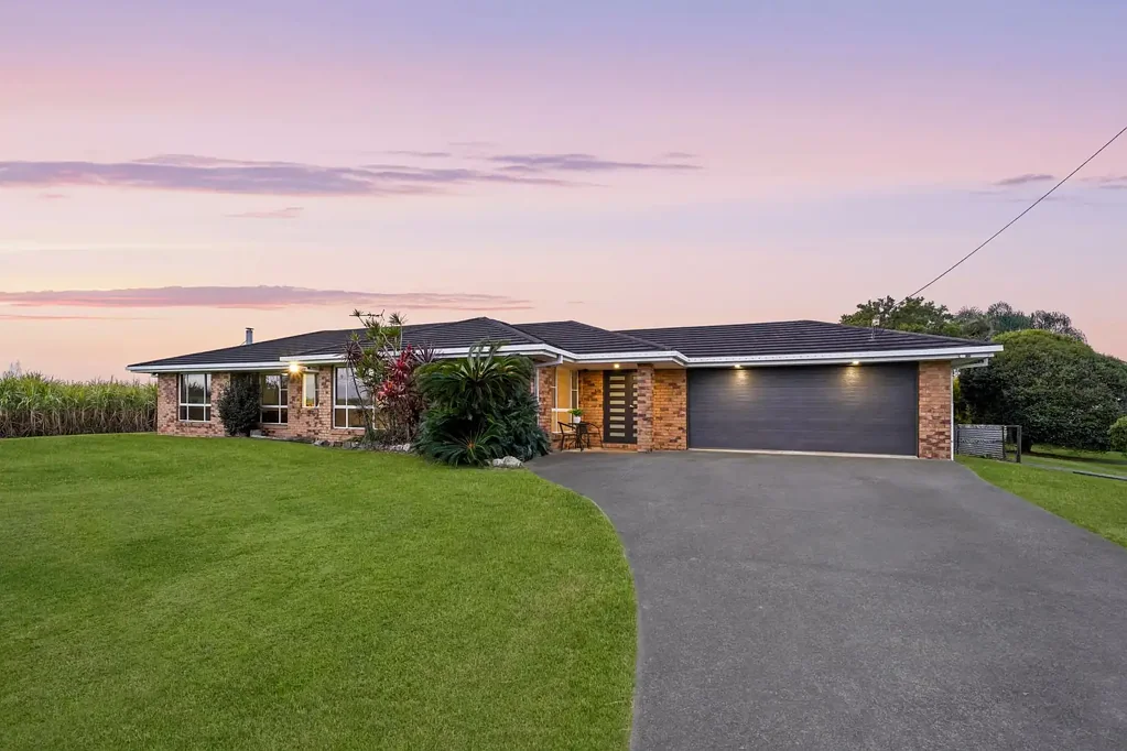 Woongoolba 4कमरा Private Half-Acre Haven with the Ultimate Shed