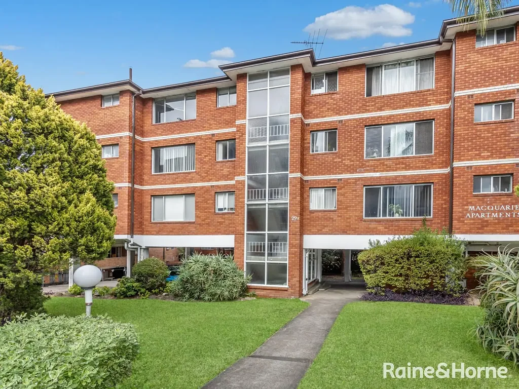 Convenient Two Bedroom Unit in the Heart of Parramatta !