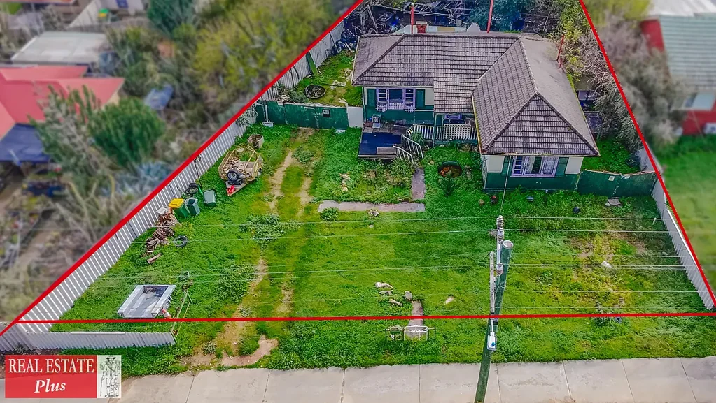 Swan View 3房  Triplex Potential - NOT your fixer-upper - Private Inspections Only