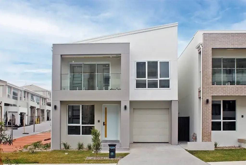 Riverstone 4 Bedroom READY TO MOVE IN NOW (CLOSE TO SCHOFIELDS STATION & TALLAWONG METRO)