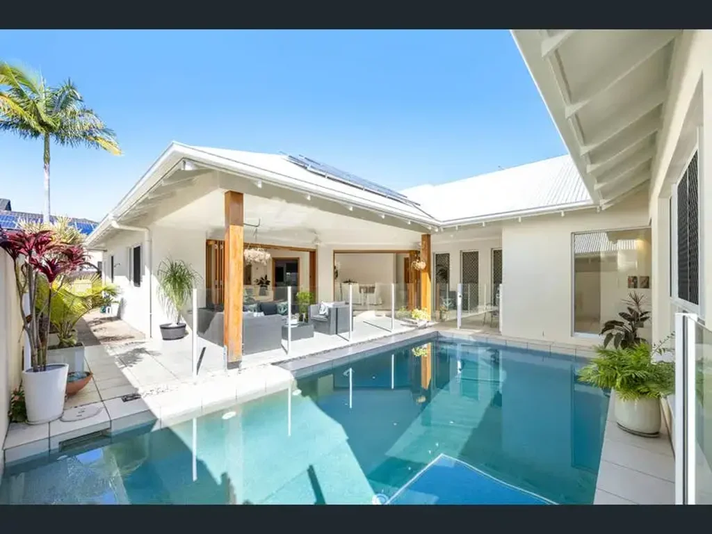 A Well-Presented Home In An Exclusive Gated Complex With Private Pool