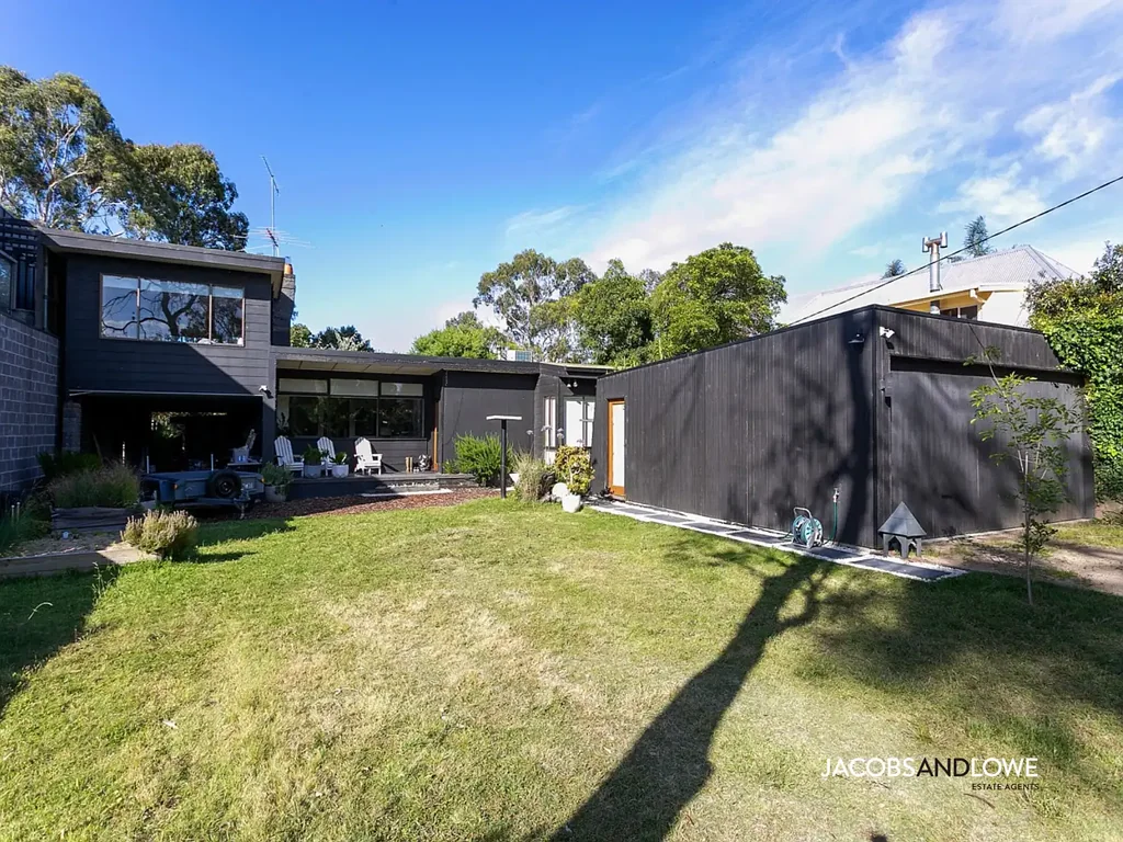 Spacious 3 Bedroom Home in Mount Martha!