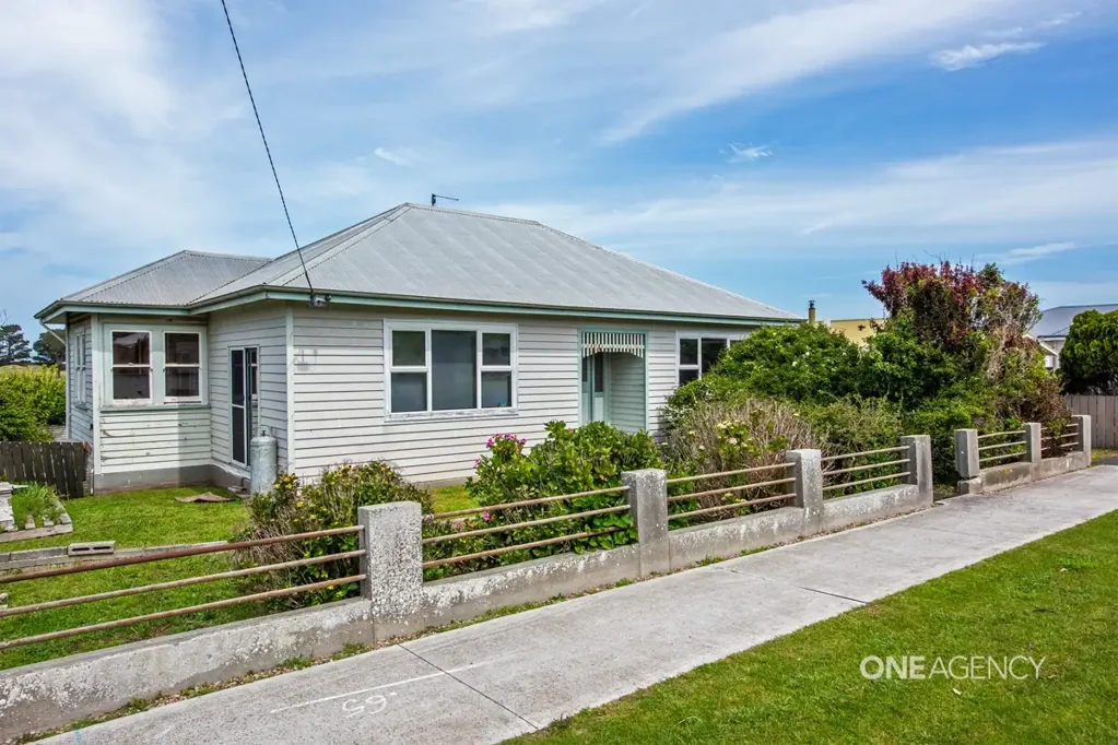 Stanley 3 Bedroom Character Cottage In Seaside Stanley!