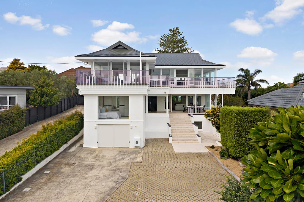 Devonport 3 Slaapkamer Size, Views, Position, Income