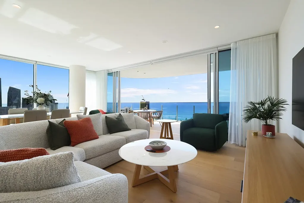 Broadbeach 3 Slaapkamer Elevated Coastal Luxury