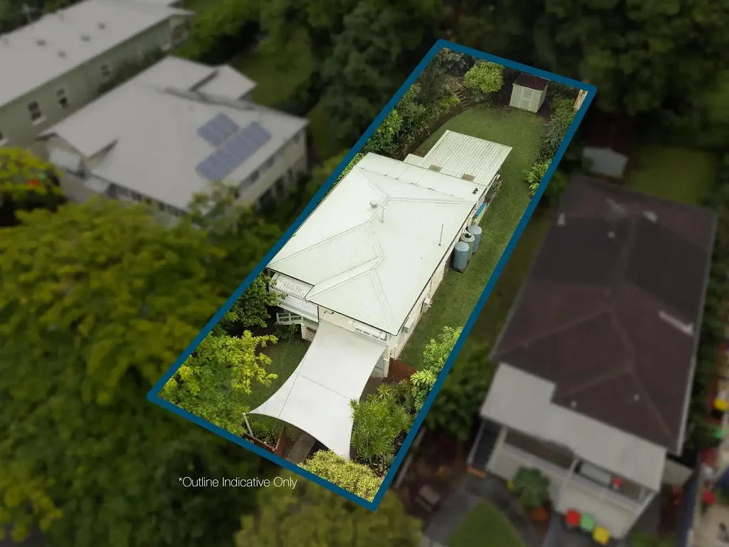 Indooroopilly 2chambre Post-War in Prime Location - Move In Ready or Build Your Dream Home