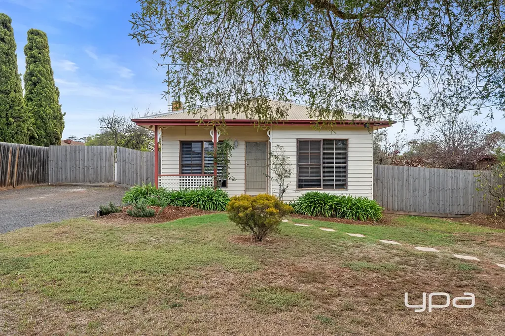 Maddingley 2Zimmer OPPORTUNITY AWAITS ON A GENEROUS 809M² BLOCK